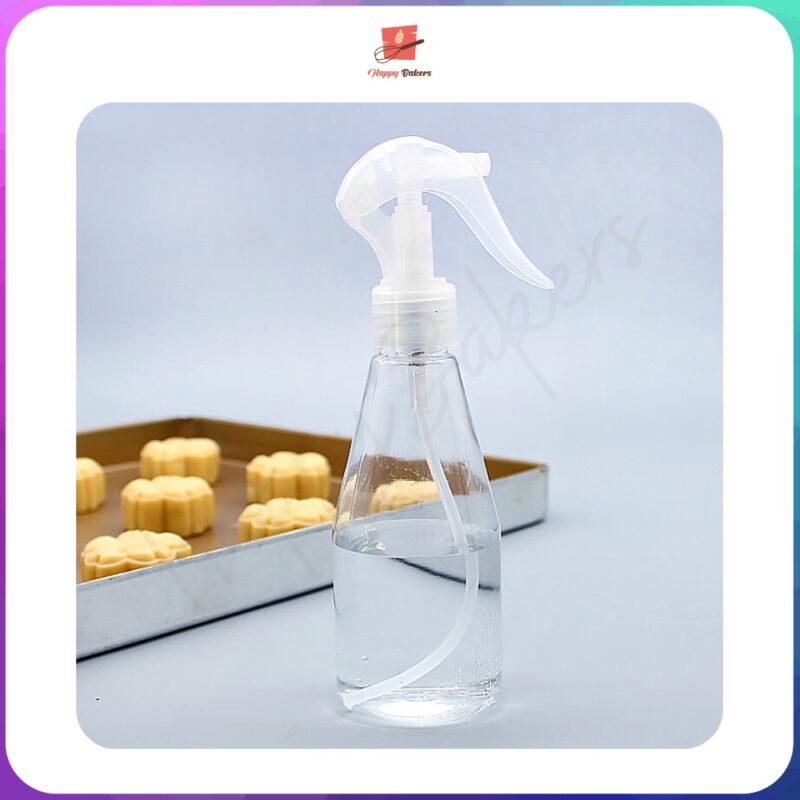 Clear Spray 200ml Bottle with Lock - Image 5